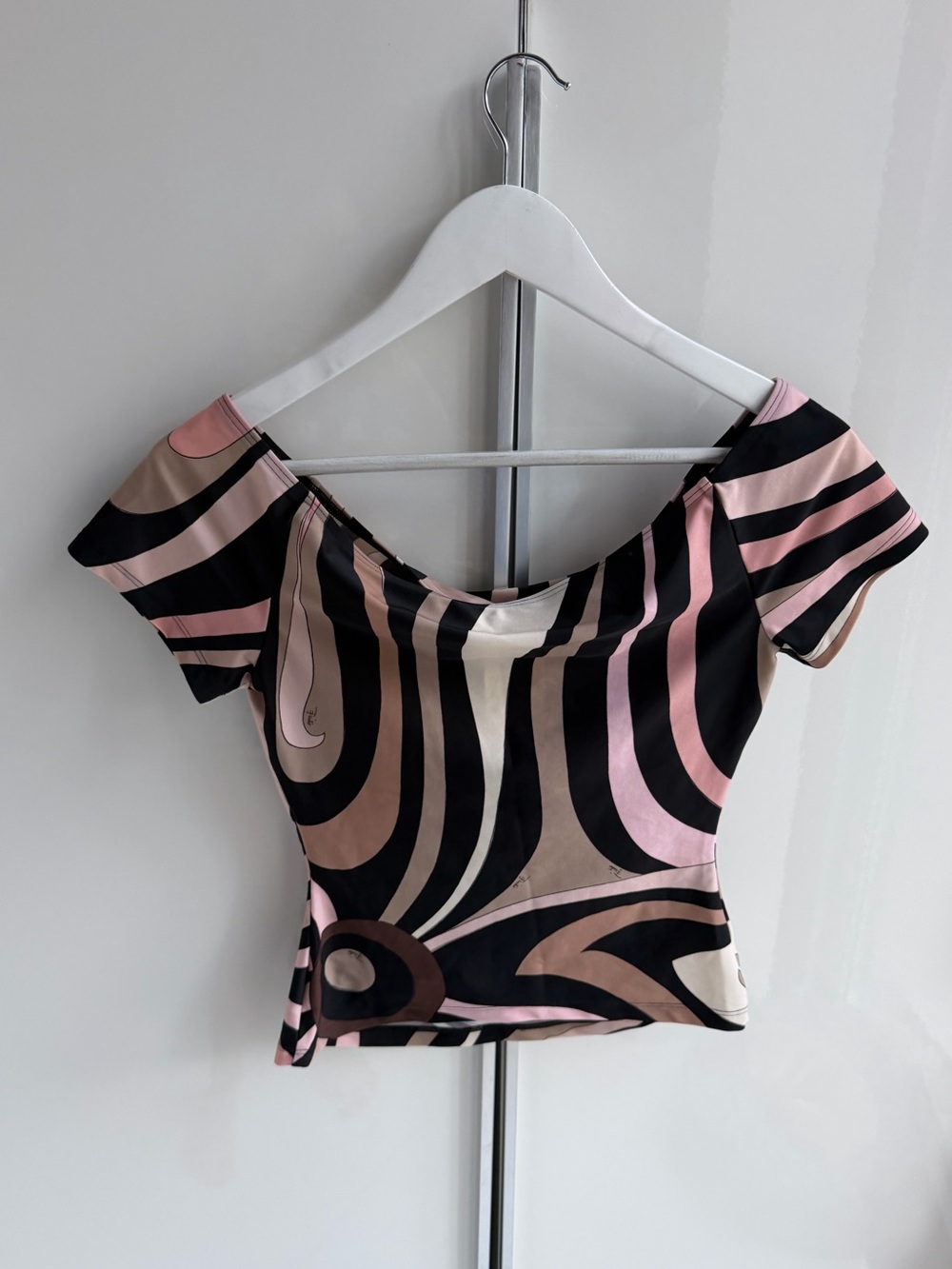 Emilio Pucci Pink and Black Wave-Print Off-Shoulder Top - Picture 5 of 5